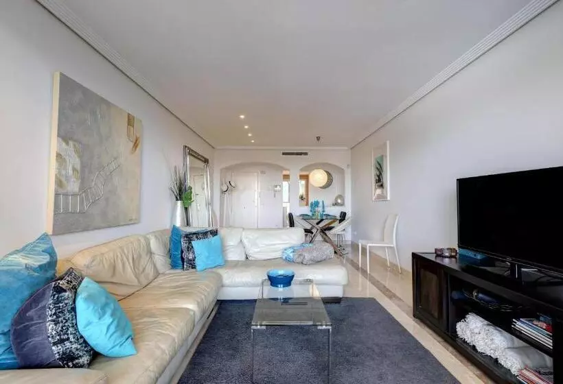 2 Bed Rooms With A View