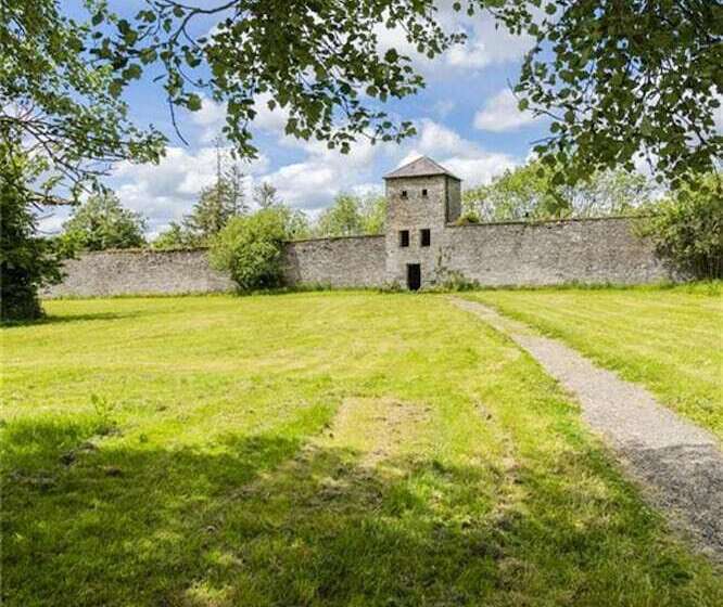 2 Bed Suite With Tea/coffee Making Facilities