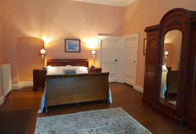 2 Bed Suite With Tea/coffee Making Facilities