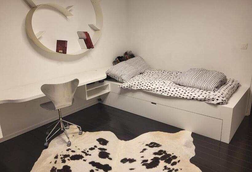 Gezellige Moderne Woning Met Zwemvijver