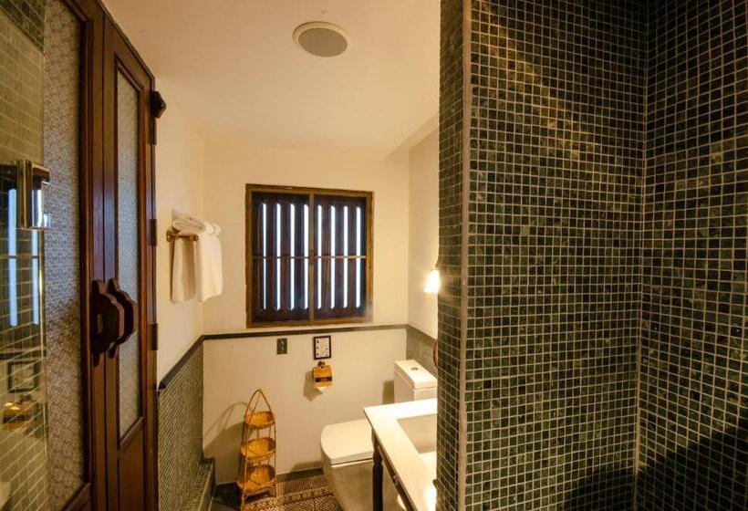 هتل Buri Sriping Riverside Resort & Spa Sha Extra Plus