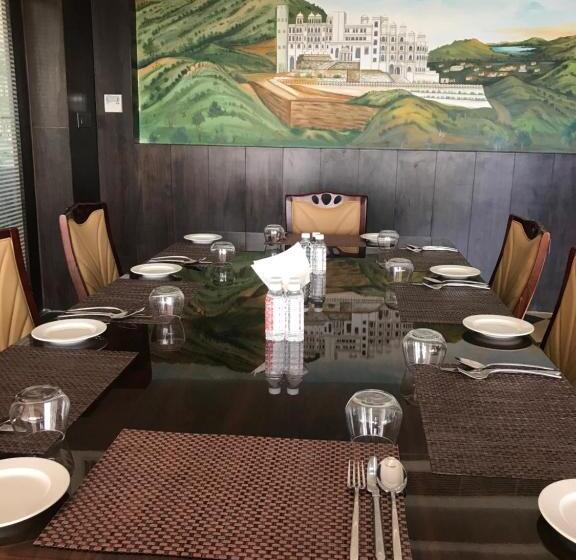 فندق Howard Johnson By Wyndham Udaipur Roop Nagar