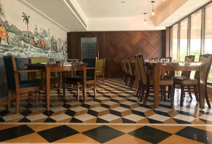 فندق Howard Johnson By Wyndham Udaipur Roop Nagar