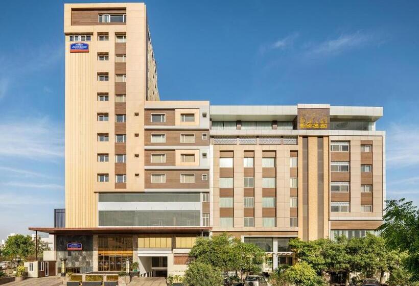 فندق Howard Johnson By Wyndham Udaipur Roop Nagar