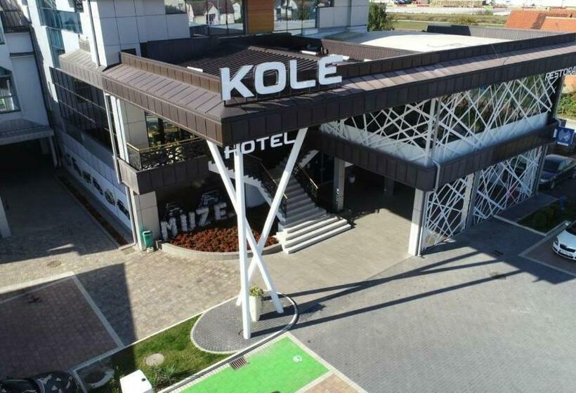 هتل Kole