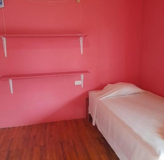 פנסיון Hostal & Cabins Lidia S House, Forest And Ocean View