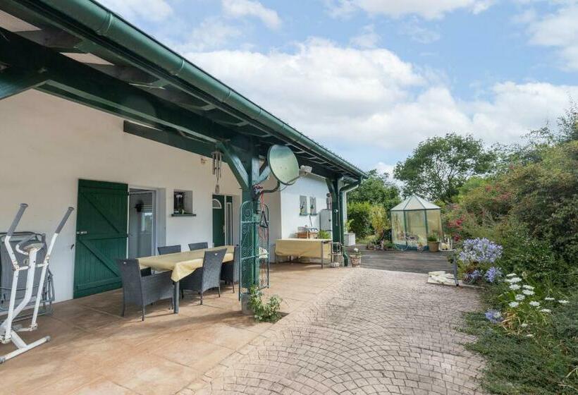 Belle Maison Basque à Bardos