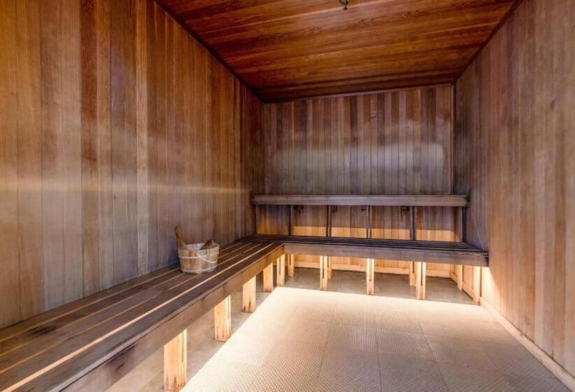 Biscayne Bay View Stay Pool Hot Tub And Amenities