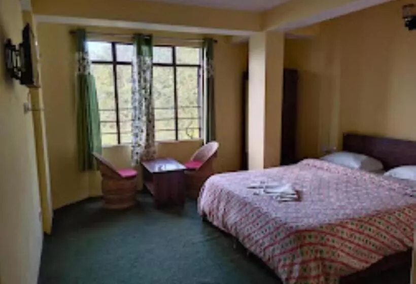 ホテル Himalaya Residency Kanchenjunga View