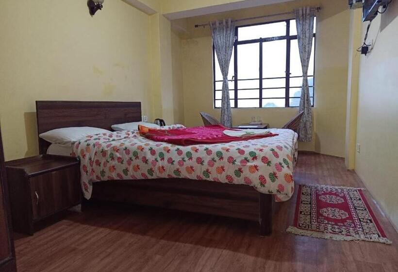 فندق Himalaya Residency Kanchenjunga View