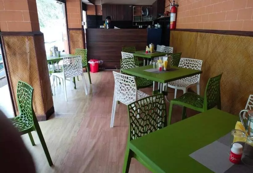 ホテル Himalaya Residency Kanchenjunga View