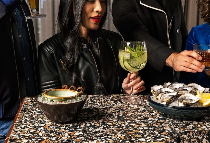 Отель Hyatt Centric Melbourne