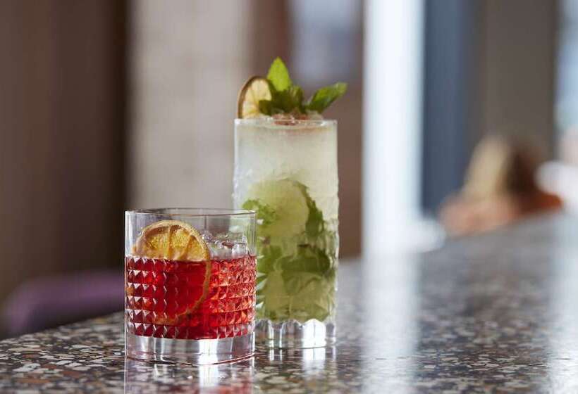 Отель Hyatt Centric Melbourne