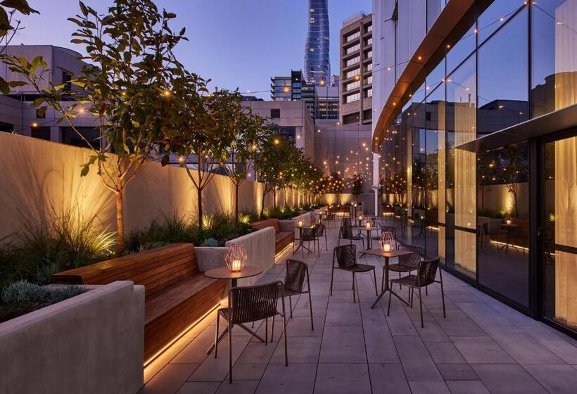 Отель Hyatt Centric Melbourne