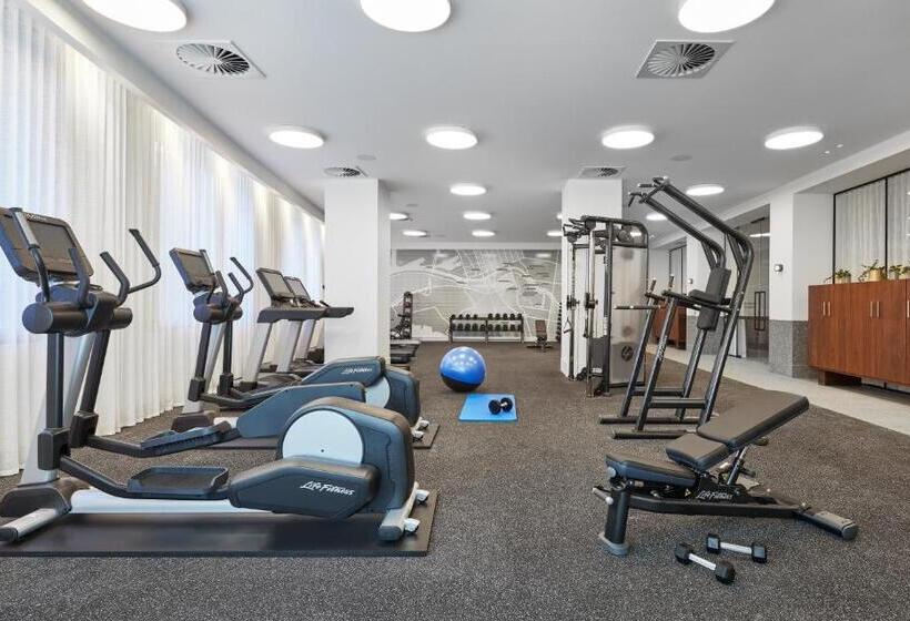 Отель Hyatt Centric Melbourne