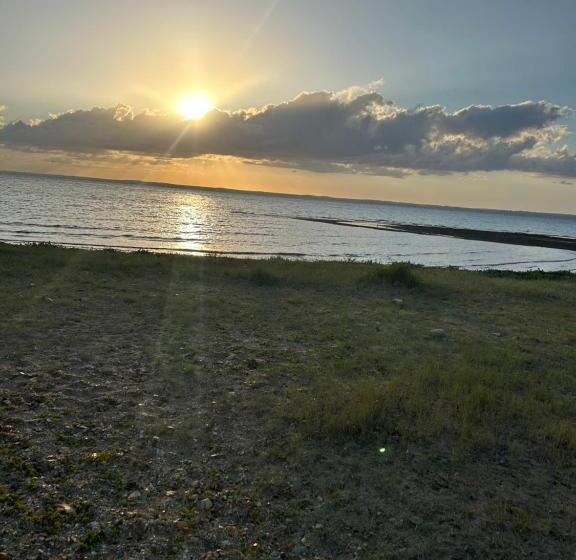 Luxury New 3 Bed Caravan With Stunning Sea View On Private Beach In Thorness Bay