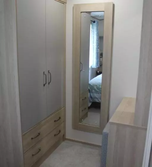 Luxury New 3 Bed Caravan With Stunning Sea View On Private Beach In Thorness Bay