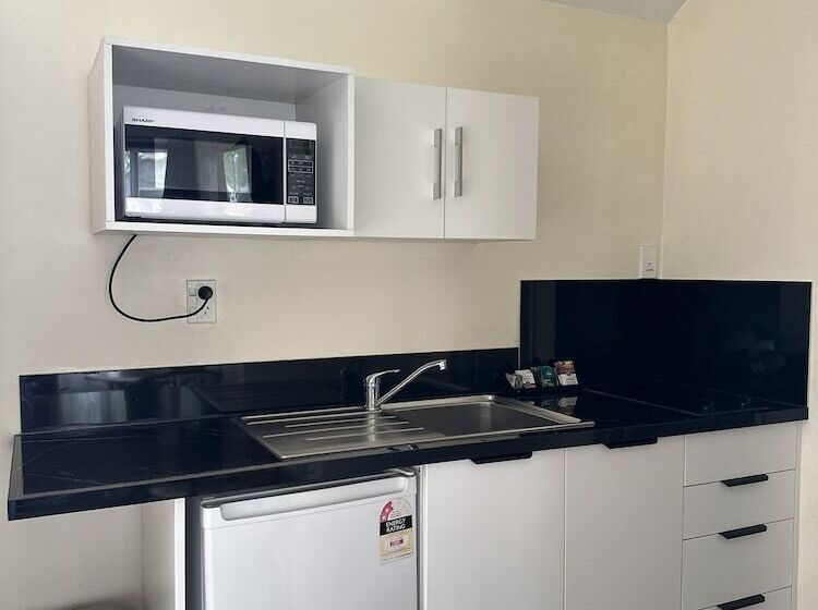 Мотель Samhil Motor Lodge