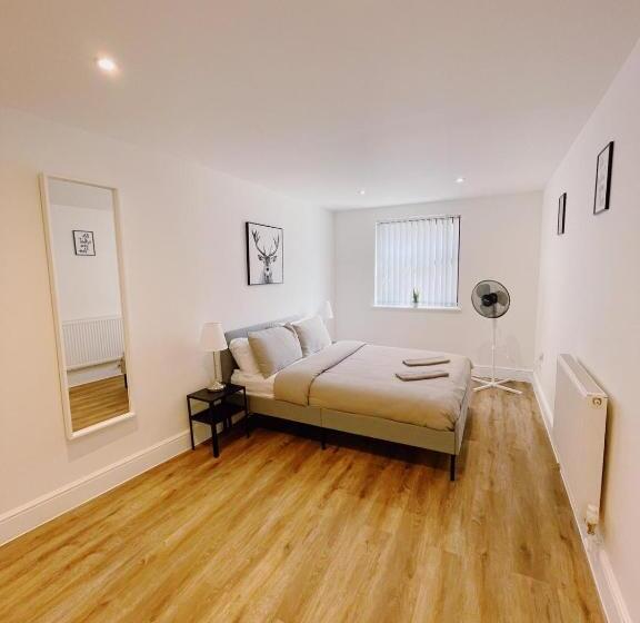 Prosper House Apartment 4