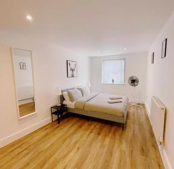 Prosper House Apartment 4