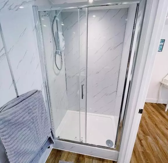 Prosper House Apartment 4