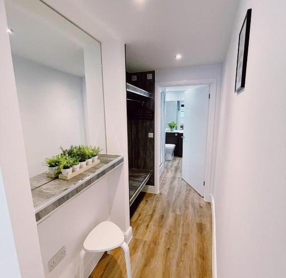 Prosper House Apartment 4