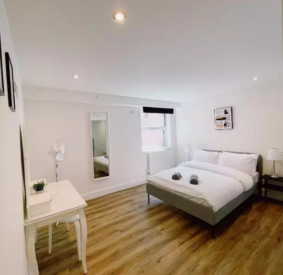 Prosper House Apartment 4