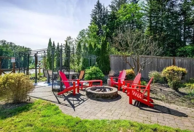 Riverfront Paradise W/ Hot Tub  Little River House