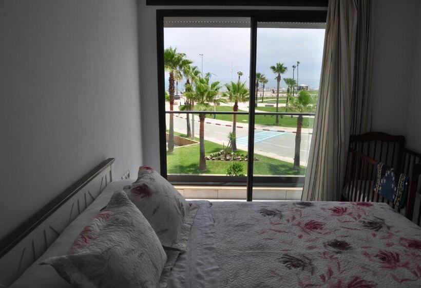 Seafront High Standard Apartment