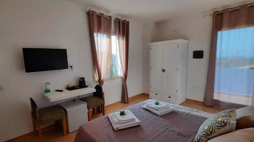 تختخواب و صبحانه Monte Becco Panoramic Rooms