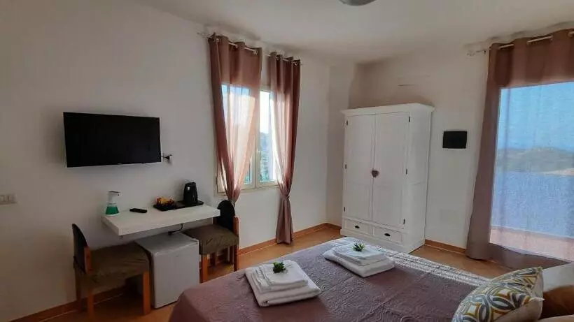 تختخواب و صبحانه Monte Becco Panoramic Rooms