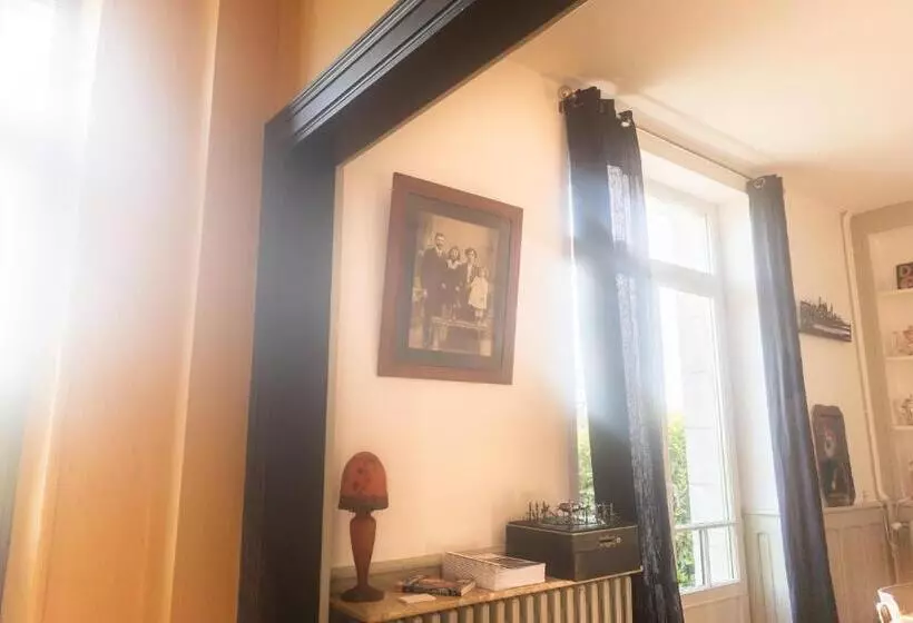 Aamiaismajoitus (B&B) Edouard & Louise   Chambres D Hôtes