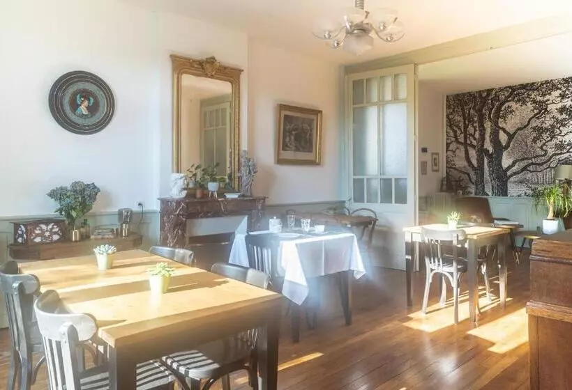 Aamiaismajoitus (B&B) Edouard & Louise   Chambres D Hôtes