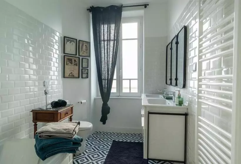 Aamiaismajoitus (B&B) Edouard & Louise   Chambres D Hôtes