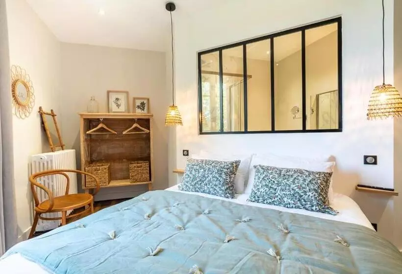 Aamiaismajoitus (B&B) Edouard & Louise   Chambres D Hôtes