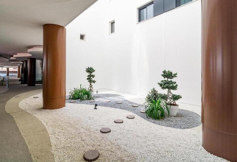 Inf42m  Apotel Infinity By Roomservices