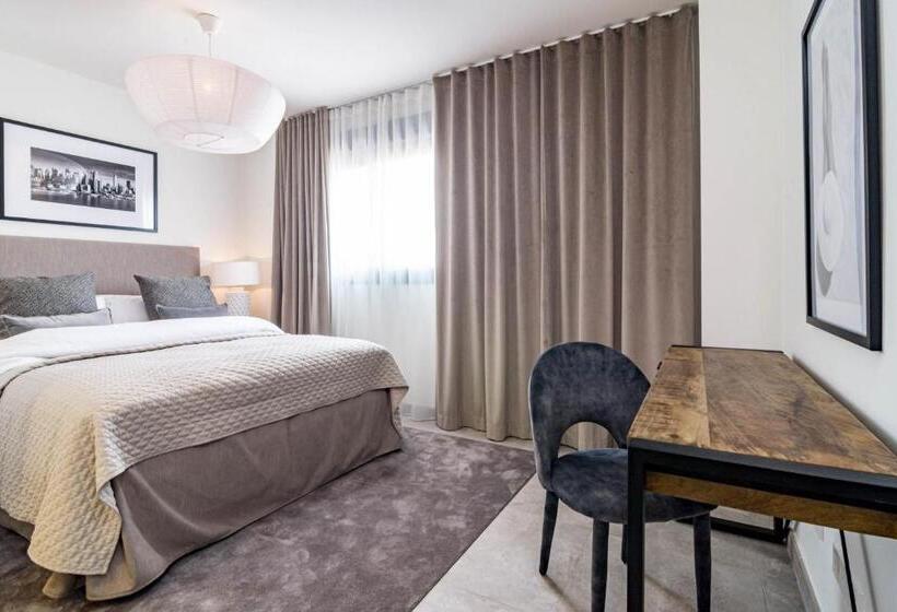 Inf42m  Apotel Infinity By Roomservices