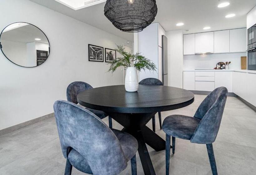 Inf42m  Apotel Infinity By Roomservices