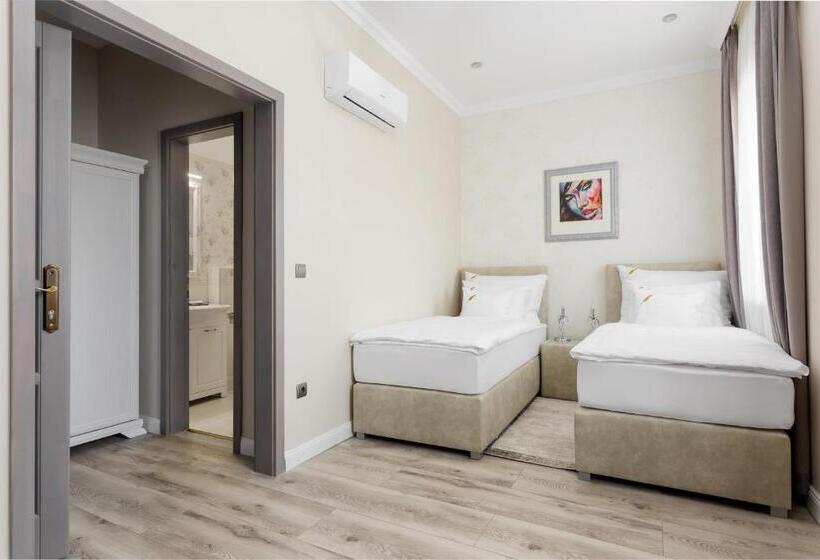 مبيت وإفطار Notarius Vendégház