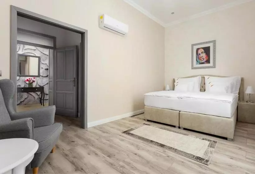 ベッドアンドブレックファースト Notarius Vendégház