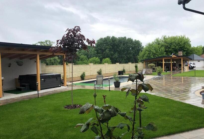 مبيت وإفطار Notarius Vendégház