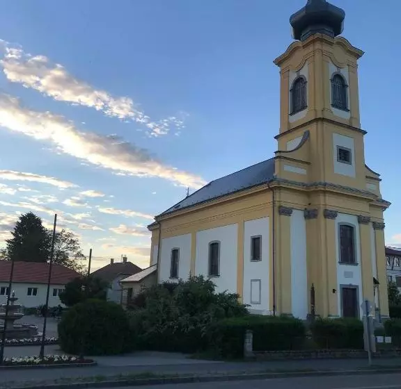 ベッドアンドブレックファースト Notarius Vendégház