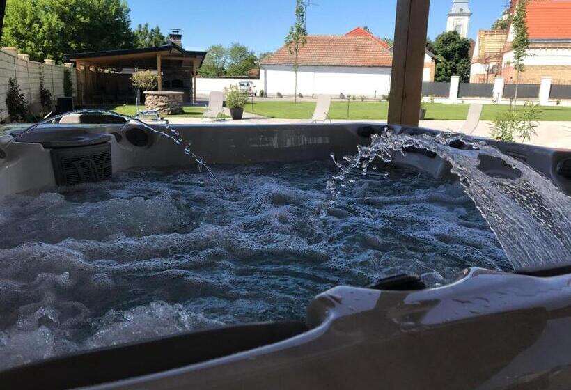 مبيت وإفطار Notarius Vendégház