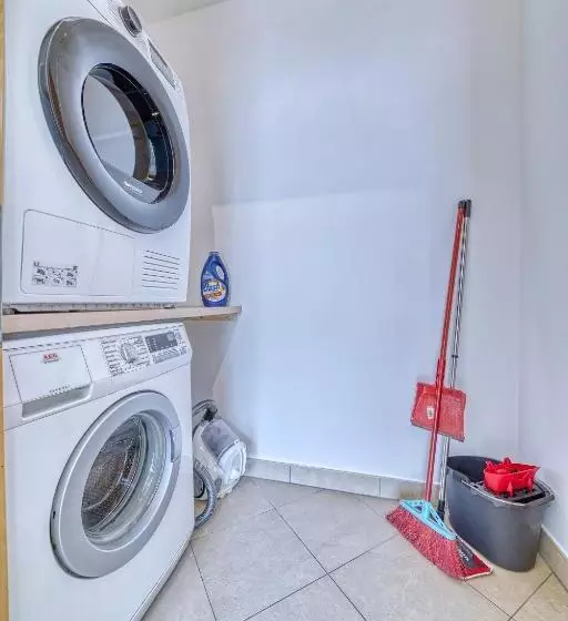 City Café   Central Apartment