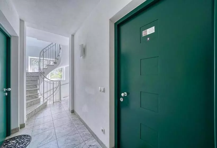 City Café   Central Apartment