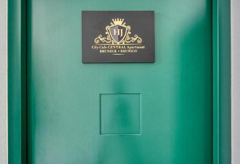 City Café   Central Apartment