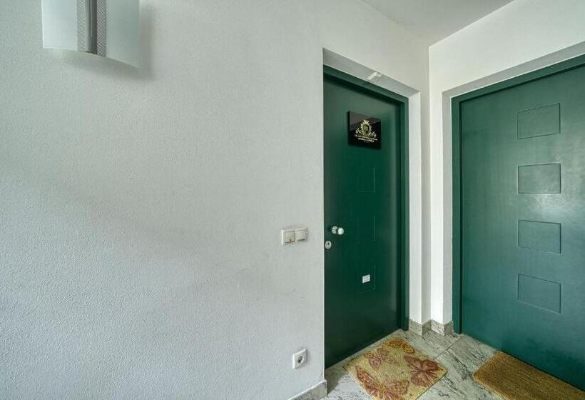 City Café   Central Apartment