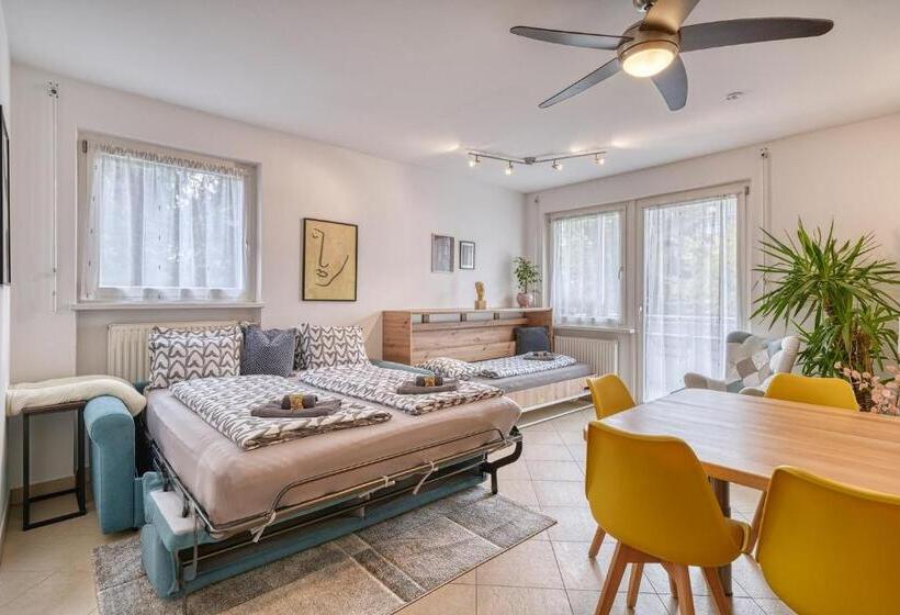 City Café   Central Apartment