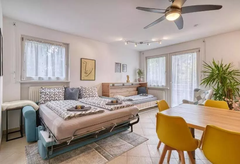 City Café   Central Apartment