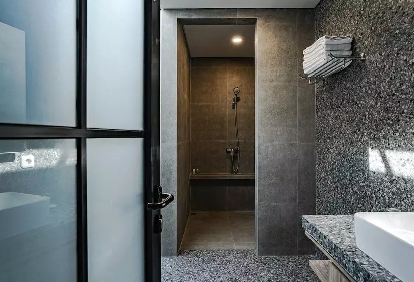 Hotelli Loa Living Solo Baru